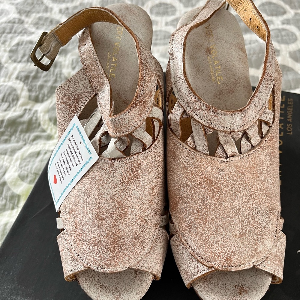 Very Volatile wedge Sandals. Sz 10